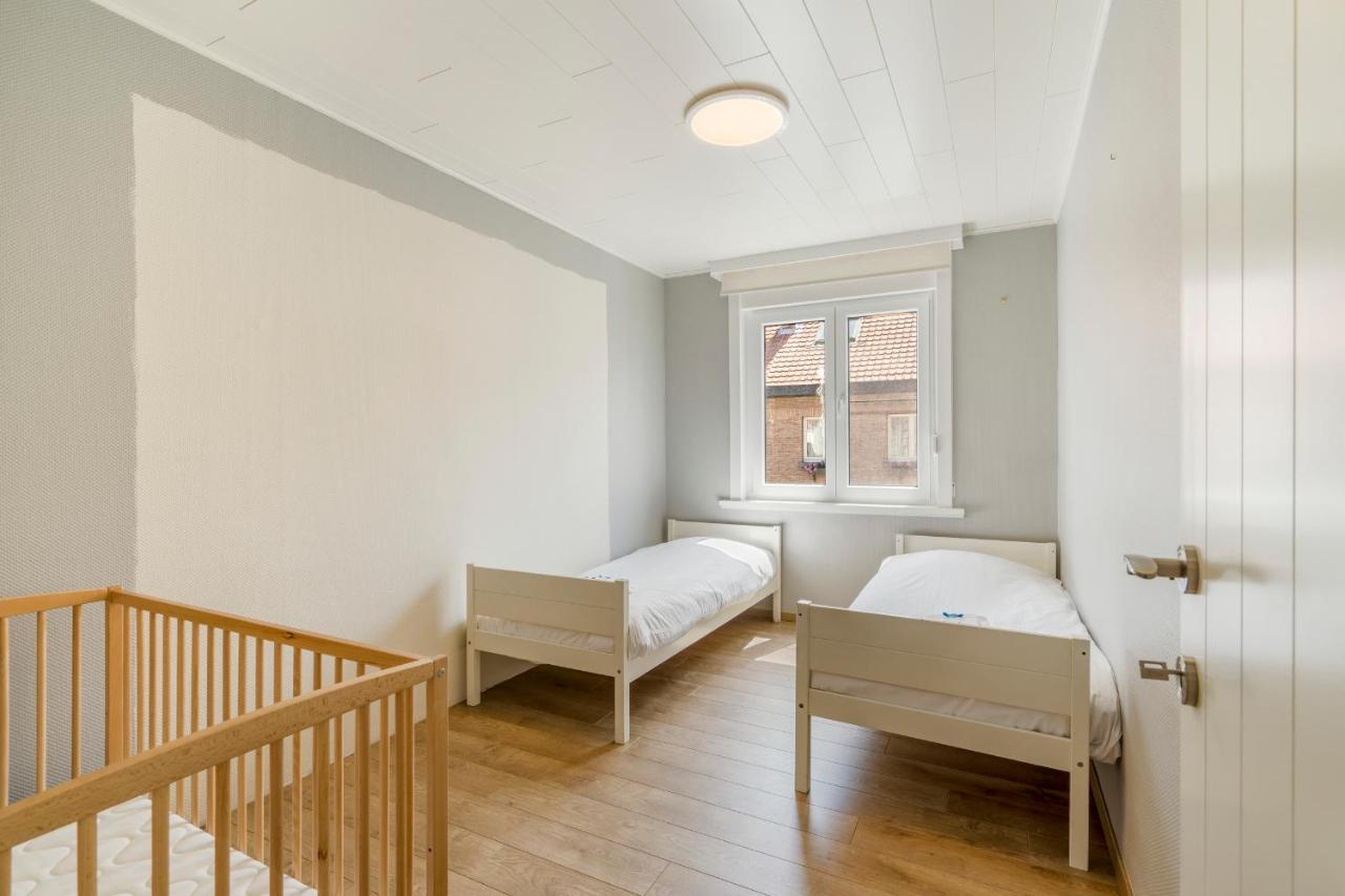 Lichtrijk, Charmant Rijtjeshuis Met 3 Slaapkamers นอคเคอ-เฮสท์ ภายนอก รูปภาพ
