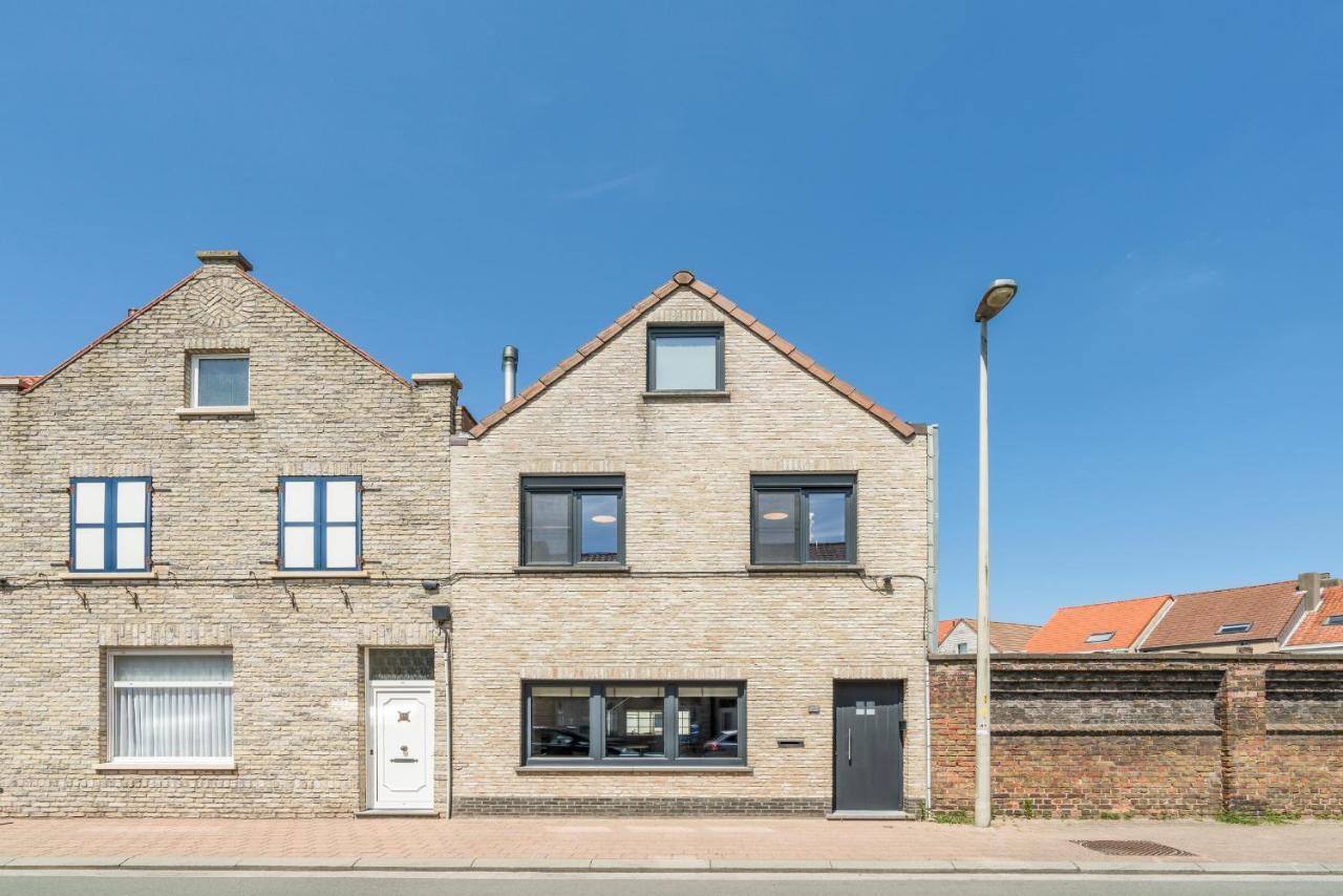 Lichtrijk, Charmant Rijtjeshuis Met 3 Slaapkamers นอคเคอ-เฮสท์ ภายนอก รูปภาพ